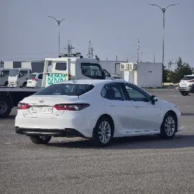 Toyota Camry 2023