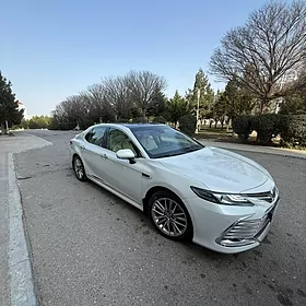 Toyota Camry 2021