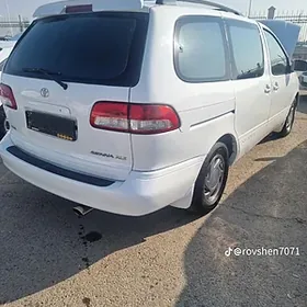 Toyota Sienna 2001