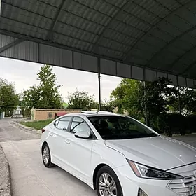 Hyundai Elantra 2018