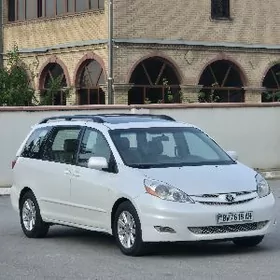 Toyota Sienna 2008
