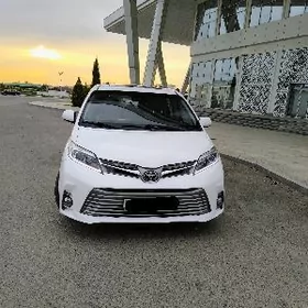 Toyota Sienna 2019