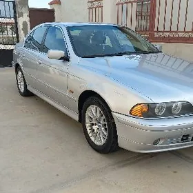 BMW E39 2000