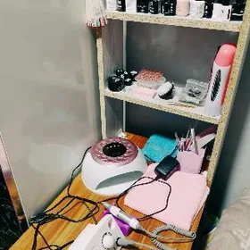 Manýikura degisli esbaplar