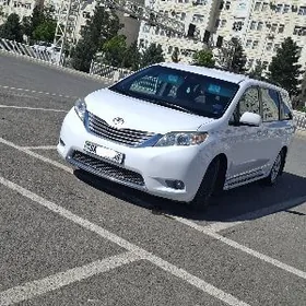 Toyota Sienna 2015
