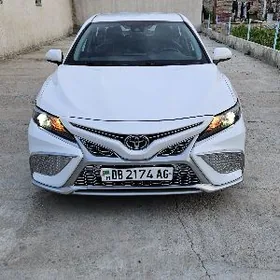 Toyota Camry 2021
