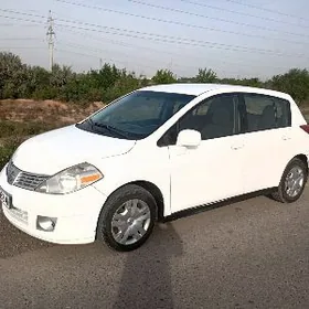 Nissan Versa 2010