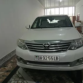 Toyota Fortuner 2012