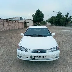 Toyota Camry 2000