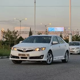 Toyota Camry 2014