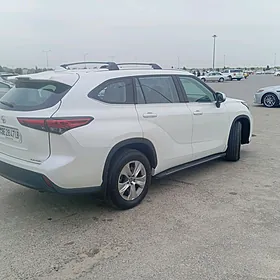 Toyota Highlander 2021