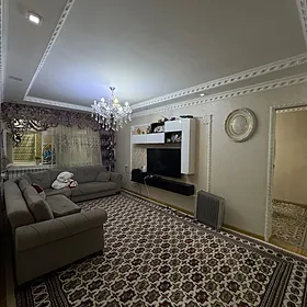 ARENDA  11 MKR 3 KOMNAT