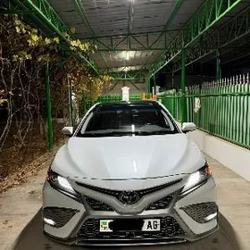 Toyota Camry 2022