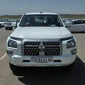 Mitsubishi L200 2025