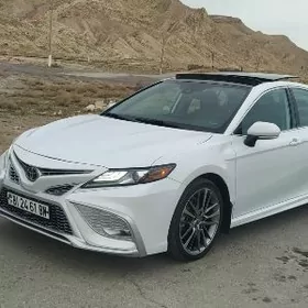Toyota Camry 2021