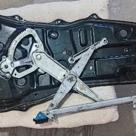 Toyota DSienna yzky gapy içi.