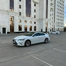 Lexus ES 350 2020