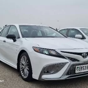 Toyota Camry 2020