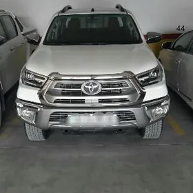 Toyota Hilux 2025