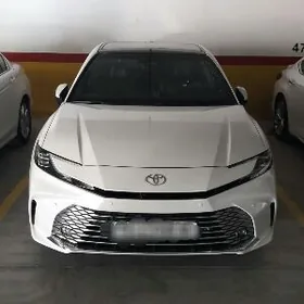 Toyota Camry 2025