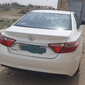 Toyota Camry 2017