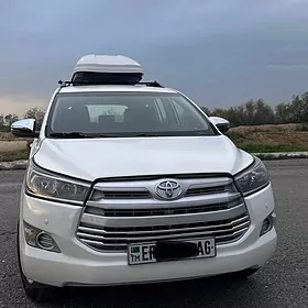 Toyota Innova 2022