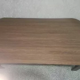 Обеденный стол