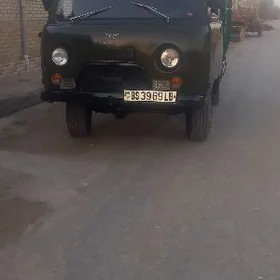 UAZ 452 1988