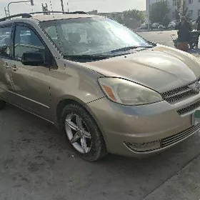 Toyota Sienna 2004