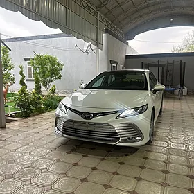 Toyota Camry 2021