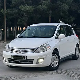 Nissan Versa 2011