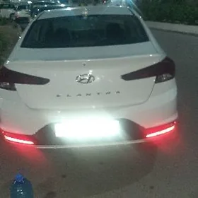 Hyundai Elantra 2019