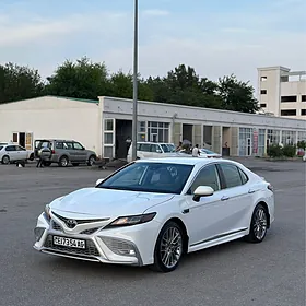 Toyota Camry 2021