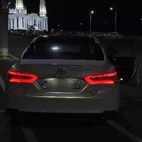 Toyota Camry 2019