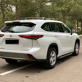 Toyota Highlander 2021