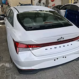 Hyundai Elantra 2024