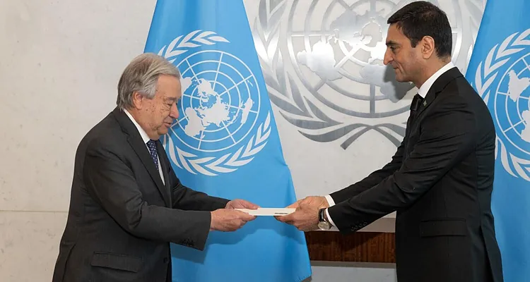 Постпред Туркменистана при ООН вручил Гутерришу верительные грамоты