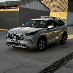Toyota Highlander 2022