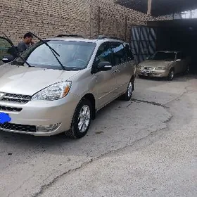 Toyota Sienna 2004