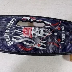 скутер и ракетки с воланчиком