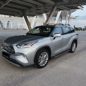Toyota Highlander 2021