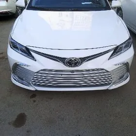 Toyota Camry 2023