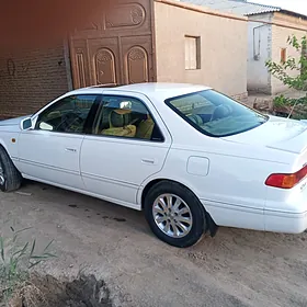 Toyota Camry 2001