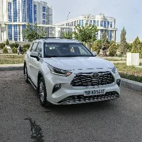 Toyota Highlander 2022