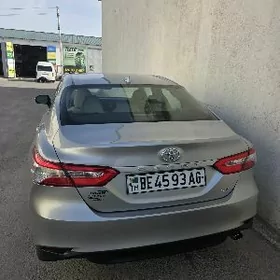 Toyota Camry 2018