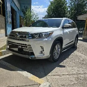 Toyota Highlander 2019