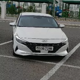 Hyundai Elantra 2022