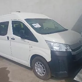 Toyota Hiace 2025