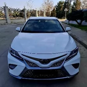 Toyota Camry 2020