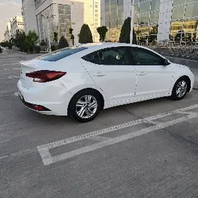 Hyundai Elantra 2019